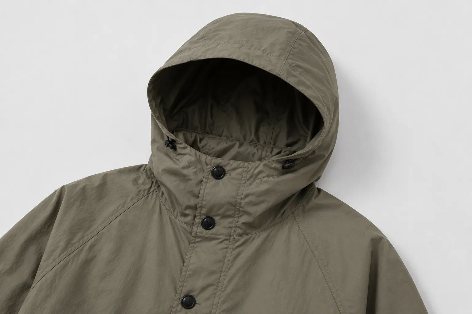 Orren Vale Mistral Hooded Jacket i olivengrøn med hætte og kravedetaljer