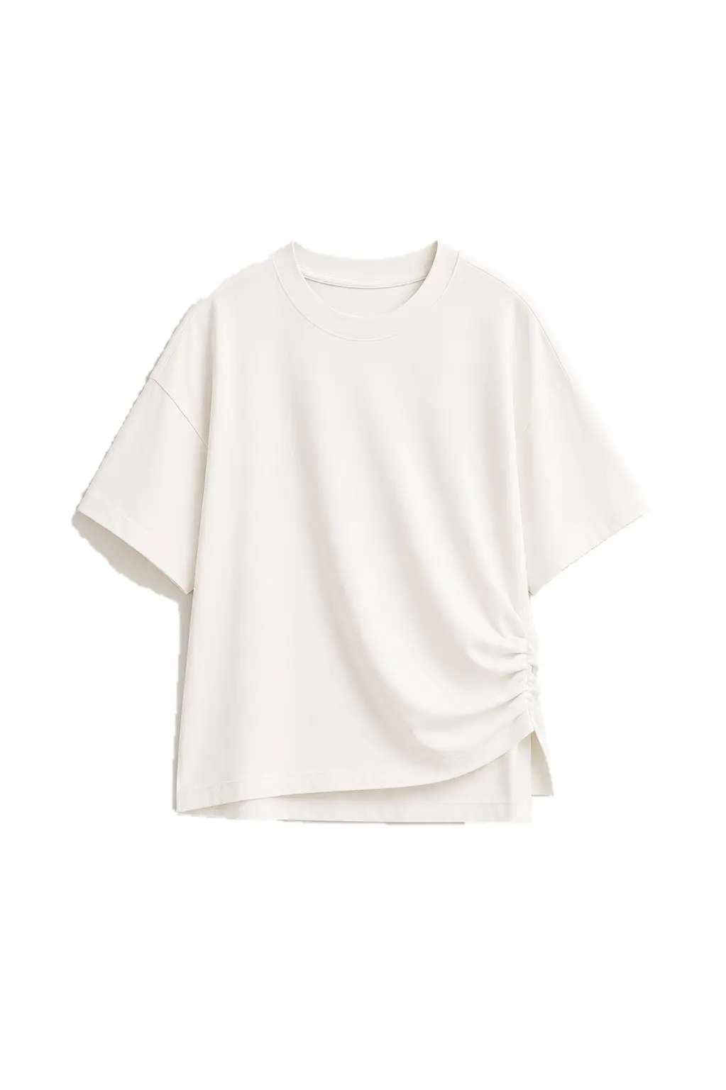 Selvani Atelier Mirelle Ruched Tee i Soft Ivory set forfra med rund hals, korte ærmer og rynkedetalje i siden.